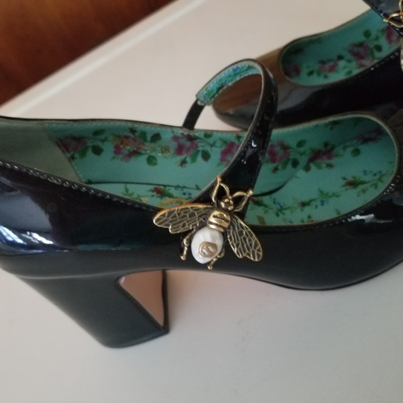 gucci lois bee mary jane pumps